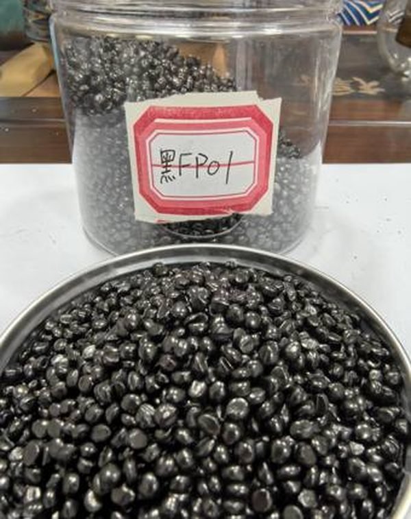 黑色FP01